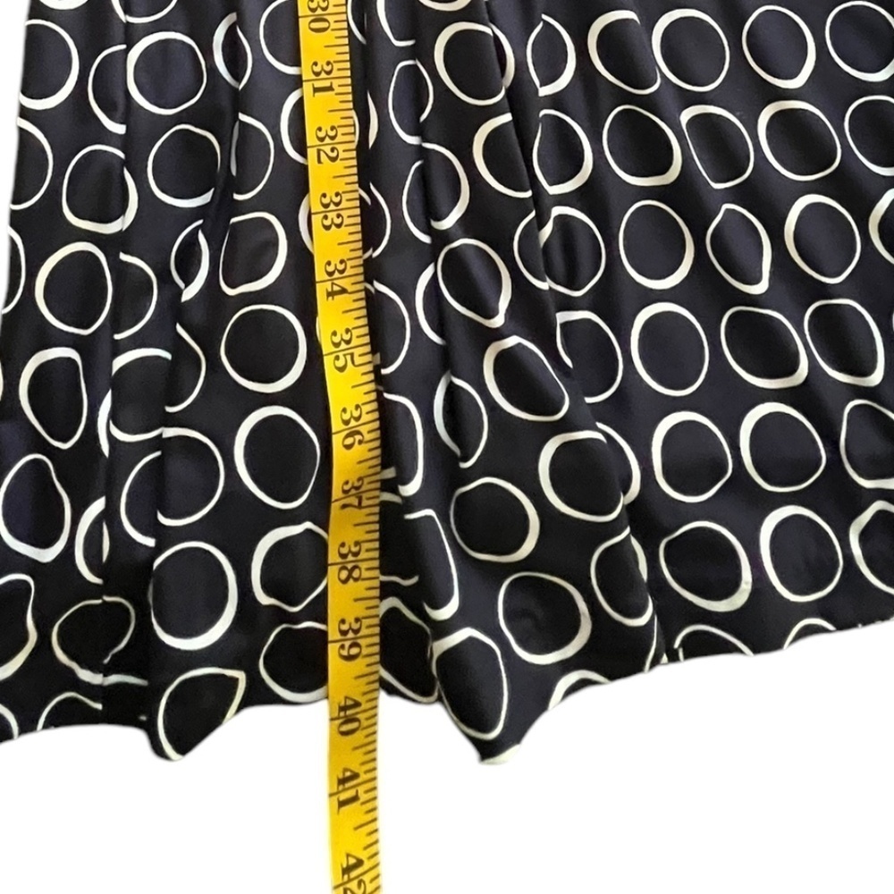 Print Dress | Black and White | V Neck Long Sleeve - Picture 8 of 8